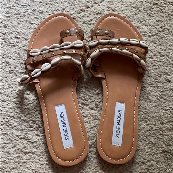 steve madden shell sandals